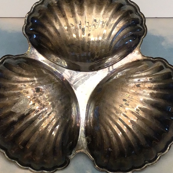 Vintage silver colored metal, three part seashell serving dish with fish motif - Picture 5 of 7